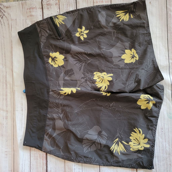 Patagonia Stretch Planing Boardshorts Swim Trunks Leaf Print Mens 40 - Picture 5 of 7